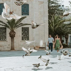 فندق إنفينيتي سيتي البوتيكي, كاندية
